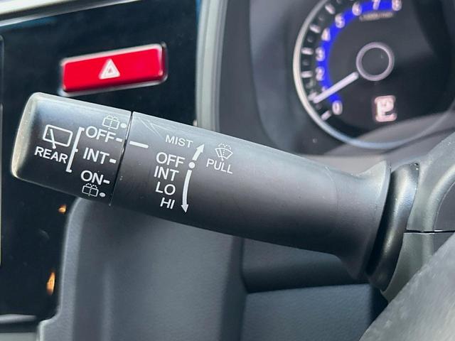 フィット １３Ｇ・Ｆパッケージ　純正ナビ　禁煙　バックカメラ　衝突軽減ブレーキ　誤発進抑制機能　アイドリングストップ　Ｂｌｕｅｔｏｏｔｈ再生　ＤＶＤ再生　地デジＴＶ　シートリフター　スマートキー　プッシュスタート　横滑り防止装置（26枚目）