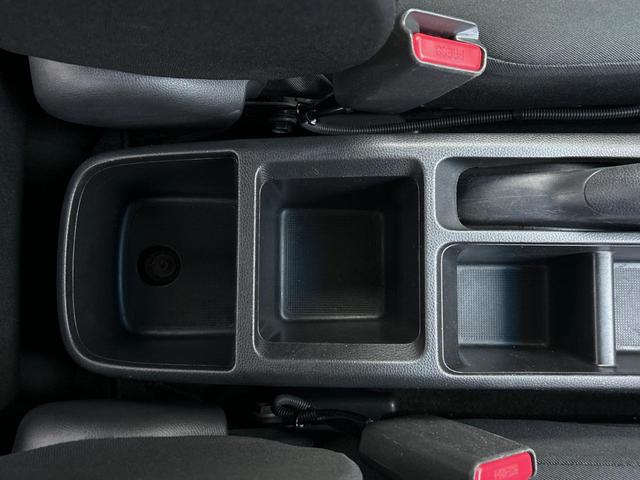 フィット １３Ｇ・Ｆパッケージ　純正ナビ　禁煙　バックカメラ　衝突軽減ブレーキ　誤発進抑制機能　アイドリングストップ　Ｂｌｕｅｔｏｏｔｈ再生　ＤＶＤ再生　地デジＴＶ　シートリフター　スマートキー　プッシュスタート　横滑り防止装置（47枚目）