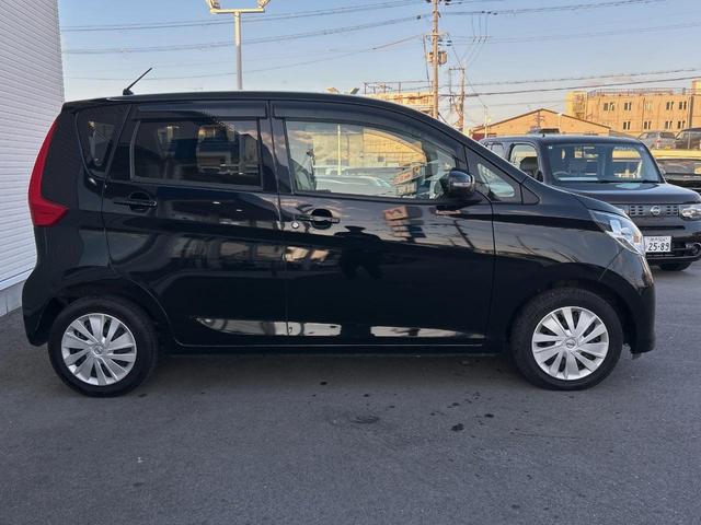 デイズ Ｘ　Ｖセレクション＋セーフティＩＩ　純正ナビ　禁煙　全周囲カメラ　衝突軽減ブレーキ　踏み間違え防止アシスト　Ｂｌｕｅｔｏｏｔｈ再生　ＤＶＤ再生　地デジＴＶ　アイドリングストップ　スマートキー　プッシュスタート　オートエアコン（17枚目）