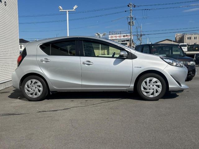 アクア Ｇ　純正ナビ　禁煙　衝突軽減ブレーキ　オートハイビーム　車線逸脱警報　バックカメラ　ＥＴＣ　ＬＥＤヘッドライト　Ｂｌｕｅｔｏｏｔｈ再生　クルーズコントロール　スマートキー　プッシュスタート　オートライト（17枚目）