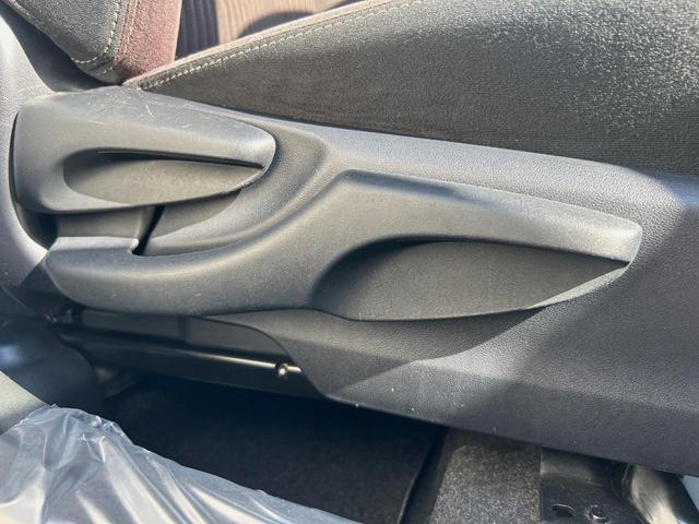 アクア Ｇ　純正ナビ　禁煙　衝突軽減ブレーキ　オートハイビーム　車線逸脱警報　バックカメラ　ＥＴＣ　ＬＥＤヘッドライト　Ｂｌｕｅｔｏｏｔｈ再生　クルーズコントロール　スマートキー　プッシュスタート　オートライト（36枚目）