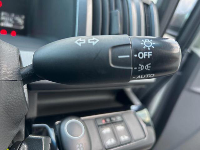 ステップワゴン L 純正ナビ 禁煙 両側電動スライドドア バックカメラ ETC HIDヘッドライト オートライト オートエアコン スマートキー ステアリングスイッチ シートリフター 盗難防止装置 フローリング(7枚目)