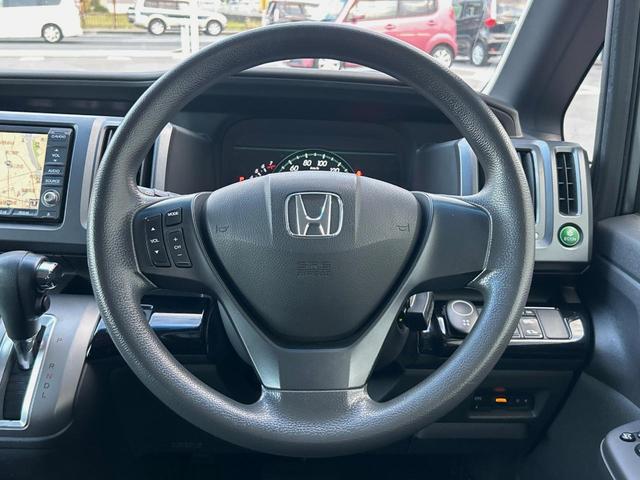 ステップワゴン L 純正ナビ 禁煙 両側電動スライドドア バックカメラ ETC HIDヘッドライト オートライト オートエアコン スマートキー ステアリングスイッチ シートリフター 盗難防止装置 フローリング(12枚目)