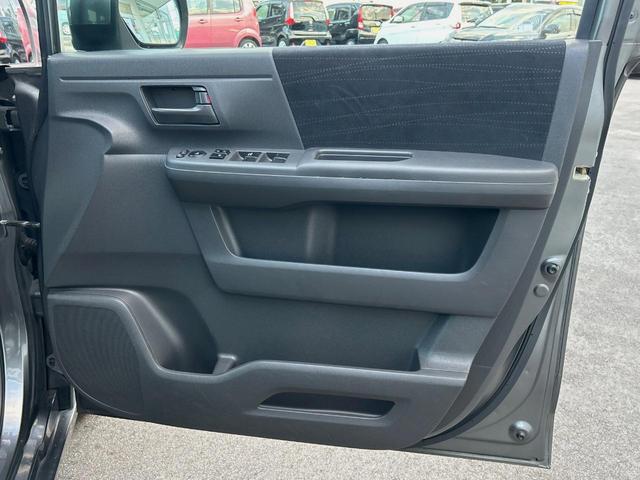 ステップワゴン L 純正ナビ 禁煙 両側電動スライドドア バックカメラ ETC HIDヘッドライト オートライト オートエアコン スマートキー ステアリングスイッチ シートリフター 盗難防止装置 フローリング(43枚目)