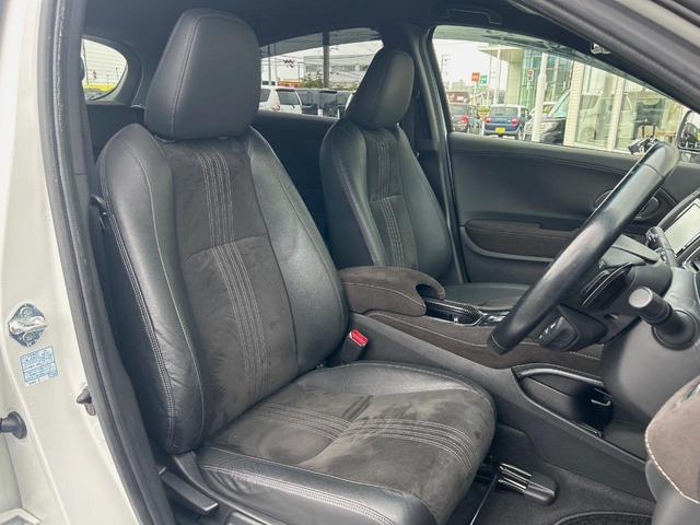 ヴェゼル ハイブリッドRS・ホンダセンシング 純正ナビ 衝突軽減ブレーキ レーダークルーズ 誤発進抑制機能 車線逸脱警報 先行車発進お知らせ機能 標識認識機能 ETC Bluetooth再生 DVD再生 バックカメラ シートヒーター 地デジTV(8枚目)