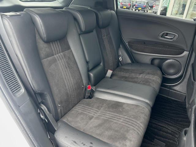 ヴェゼル ハイブリッドRS・ホンダセンシング 純正ナビ 衝突軽減ブレーキ レーダークルーズ 誤発進抑制機能 車線逸脱警報 先行車発進お知らせ機能 標識認識機能 ETC Bluetooth再生 DVD再生 バックカメラ シートヒーター 地デジTV(9枚目)