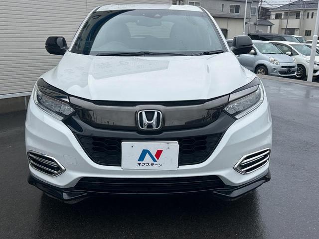 ヴェゼル ハイブリッドRS・ホンダセンシング 純正ナビ 衝突軽減ブレーキ レーダークルーズ 誤発進抑制機能 車線逸脱警報 先行車発進お知らせ機能 標識認識機能 ETC Bluetooth再生 DVD再生 バックカメラ シートヒーター 地デジTV(14枚目)