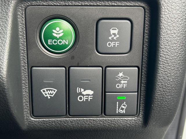 ヴェゼル ハイブリッドRS・ホンダセンシング 純正ナビ 衝突軽減ブレーキ レーダークルーズ 誤発進抑制機能 車線逸脱警報 先行車発進お知らせ機能 標識認識機能 ETC Bluetooth再生 DVD再生 バックカメラ シートヒーター 地デジTV(24枚目)