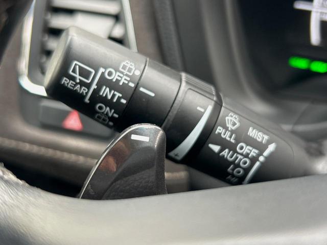 ヴェゼル ハイブリッドRS・ホンダセンシング 純正ナビ 衝突軽減ブレーキ レーダークルーズ 誤発進抑制機能 車線逸脱警報 先行車発進お知らせ機能 標識認識機能 ETC Bluetooth再生 DVD再生 バックカメラ シートヒーター 地デジTV(27枚目)