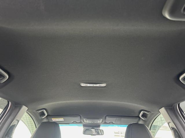 ヴェゼル ハイブリッドRS・ホンダセンシング 純正ナビ 衝突軽減ブレーキ レーダークルーズ 誤発進抑制機能 車線逸脱警報 先行車発進お知らせ機能 標識認識機能 ETC Bluetooth再生 DVD再生 バックカメラ シートヒーター 地デジTV(43枚目)