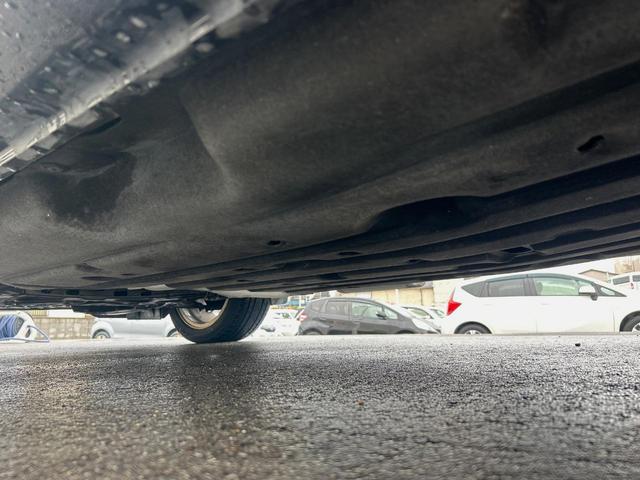 ヴェゼル ハイブリッドRS・ホンダセンシング 純正ナビ 衝突軽減ブレーキ レーダークルーズ 誤発進抑制機能 車線逸脱警報 先行車発進お知らせ機能 標識認識機能 ETC Bluetooth再生 DVD再生 バックカメラ シートヒーター 地デジTV(44枚目)