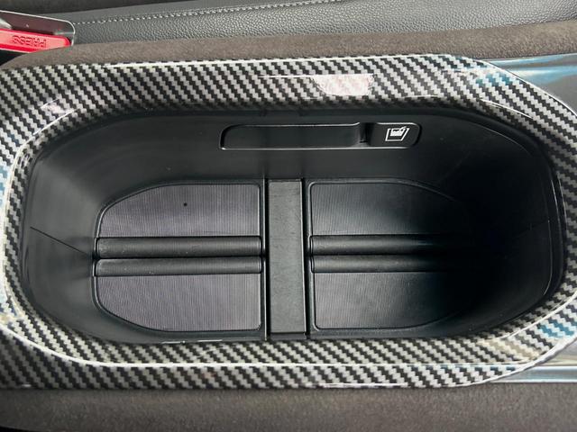 ヴェゼル ハイブリッドRS・ホンダセンシング 純正ナビ 衝突軽減ブレーキ レーダークルーズ 誤発進抑制機能 車線逸脱警報 先行車発進お知らせ機能 標識認識機能 ETC Bluetooth再生 DVD再生 バックカメラ シートヒーター 地デジTV(48枚目)