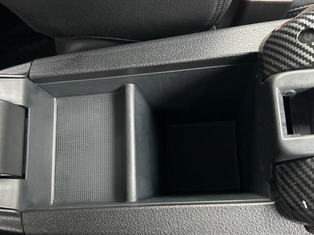 ヴェゼル ハイブリッドRS・ホンダセンシング 純正ナビ 衝突軽減ブレーキ レーダークルーズ 誤発進抑制機能 車線逸脱警報 先行車発進お知らせ機能 標識認識機能 ETC Bluetooth再生 DVD再生 バックカメラ シートヒーター 地デジTV(49枚目)