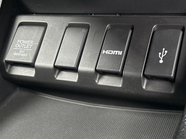 ヴェゼル ハイブリッドRS・ホンダセンシング 純正ナビ 衝突軽減ブレーキ レーダークルーズ 誤発進抑制機能 車線逸脱警報 先行車発進お知らせ機能 標識認識機能 ETC Bluetooth再生 DVD再生 バックカメラ シートヒーター 地デジTV(51枚目)