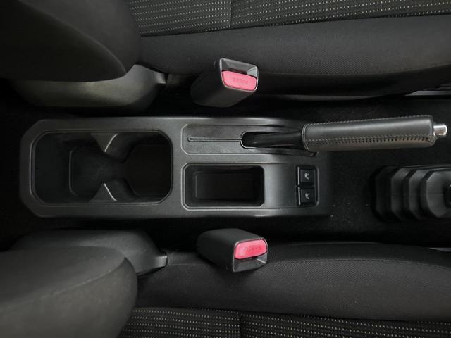 ジムニー XC Strada製ナビゲーション 禁煙車 衝突軽減ブレーキ 車線逸脱警報 先行車発進お知らせ機能 オートハイビーム 標識認識機能 ETC バックカメラ シートヒーター LEDヘッドライト(46枚目)