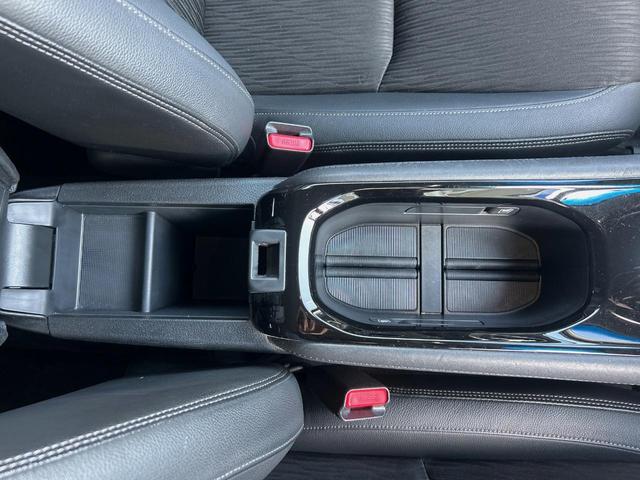 ヴェゼル ハイブリッドＺ・ホンダセンシング　ホンダセンシング／レーダークルーズ／純正ナビ／車線逸脱警報／バックカメラ／ＥＴＣ／ＬＥＤヘッド／前席シートヒーター／デュアルオートエアコン／パドルシフト／ハーフレザー／電子パーキング（29枚目）