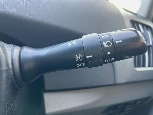 プリウス Sツーリングセレクション 純正ナビ バックカメラ ETC LEDヘッドライト Bluetooth再生 DVD再生 地デジTV 17インチアルミ オートライト オートエアコン スマートキー プッシュスタート フォグライト(7枚目)