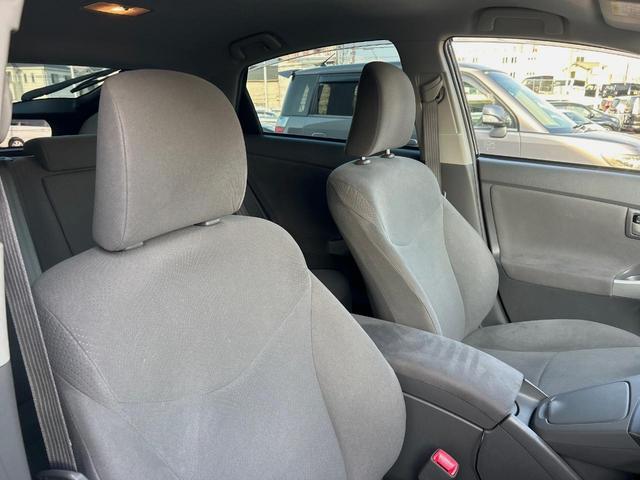 プリウス Sツーリングセレクション 純正ナビ バックカメラ ETC LEDヘッドライト Bluetooth再生 DVD再生 地デジTV 17インチアルミ オートライト オートエアコン スマートキー プッシュスタート フォグライト(8枚目)