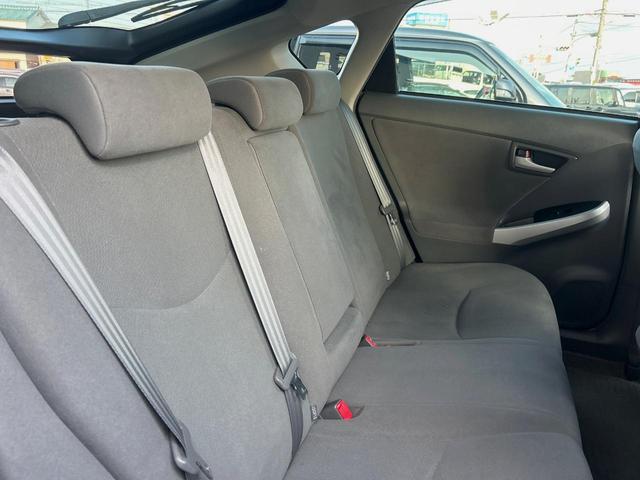 プリウス Sツーリングセレクション 純正ナビ バックカメラ ETC LEDヘッドライト Bluetooth再生 DVD再生 地デジTV 17インチアルミ オートライト オートエアコン スマートキー プッシュスタート フォグライト(9枚目)