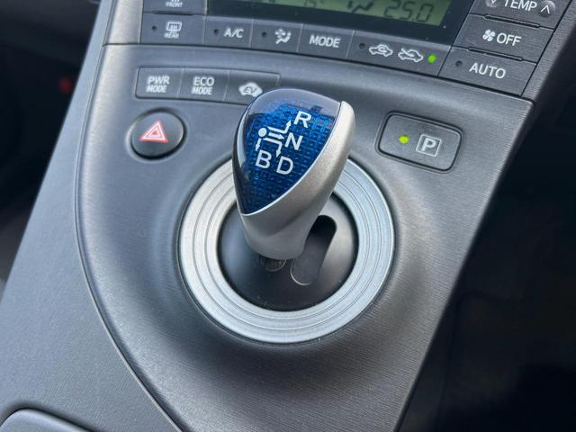 プリウス Sツーリングセレクション 純正ナビ バックカメラ ETC LEDヘッドライト Bluetooth再生 DVD再生 地デジTV 17インチアルミ オートライト オートエアコン スマートキー プッシュスタート フォグライト(20枚目)
