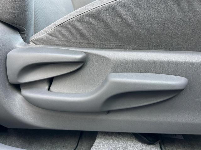 プリウス Sツーリングセレクション 純正ナビ バックカメラ ETC LEDヘッドライト Bluetooth再生 DVD再生 地デジTV 17インチアルミ オートライト オートエアコン スマートキー プッシュスタート フォグライト(33枚目)