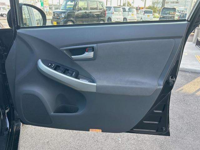 プリウス Sツーリングセレクション 純正ナビ バックカメラ ETC LEDヘッドライト Bluetooth再生 DVD再生 地デジTV 17インチアルミ オートライト オートエアコン スマートキー プッシュスタート フォグライト(45枚目)