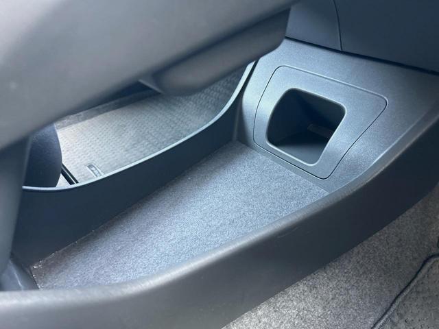 プリウス Sツーリングセレクション 純正ナビ バックカメラ ETC LEDヘッドライト Bluetooth再生 DVD再生 地デジTV 17インチアルミ オートライト オートエアコン スマートキー プッシュスタート フォグライト(47枚目)