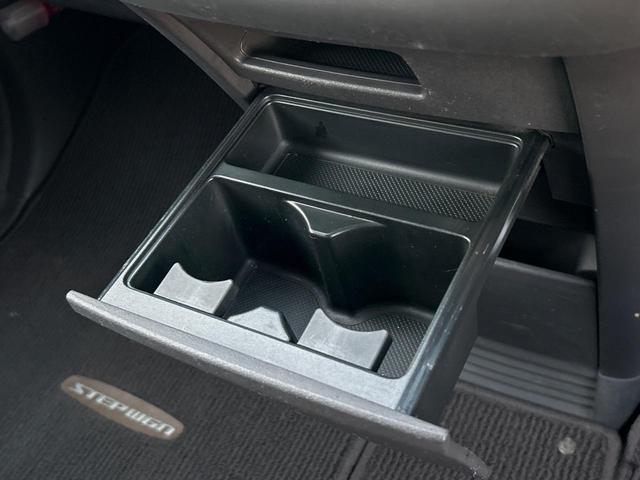 ステップワゴン G Lパッケージ GathersHDDナビ バックカメラ 両側電動スライドドア ETC オートエアコン 3列シート(43枚目)