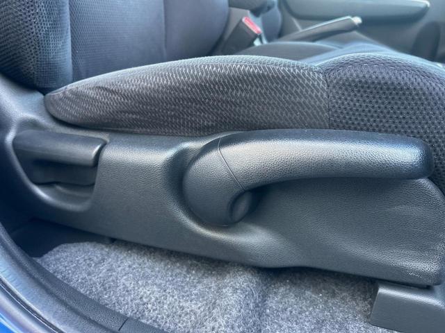 フィットハイブリッド ナビプレミアムセレクション　純正ナビ　禁煙車　バックカメラ　ＥＴＣ　クルーズコントロール　パドルシフト　シートヒーター　革巻きステアリング　純正１５インチアルミ　横滑り防止装置　スマートキー（34枚目）