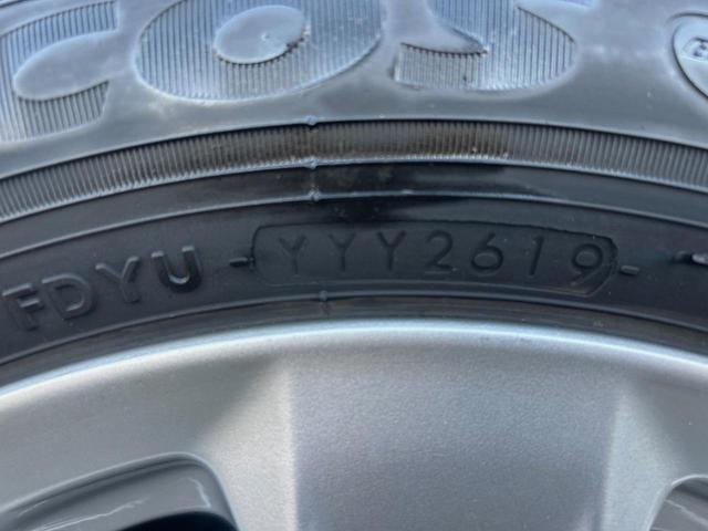 フィットハイブリッド ナビプレミアムセレクション　純正ナビ　禁煙車　バックカメラ　ＥＴＣ　クルーズコントロール　パドルシフト　シートヒーター　革巻きステアリング　純正１５インチアルミ　横滑り防止装置　スマートキー（35枚目）