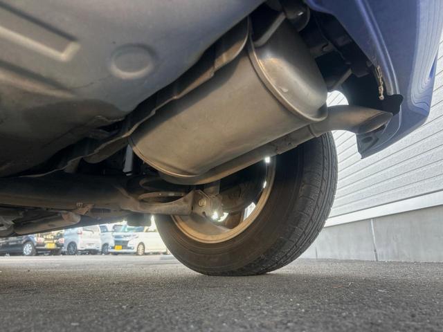 フィットハイブリッド ナビプレミアムセレクション　純正ナビ　禁煙車　バックカメラ　ＥＴＣ　クルーズコントロール　パドルシフト　シートヒーター　革巻きステアリング　純正１５インチアルミ　横滑り防止装置　スマートキー（45枚目）