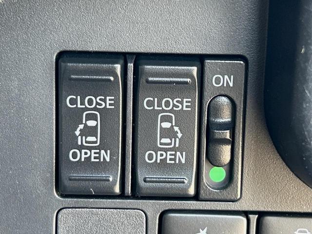 トール カスタムＧ　リミテッドＩＩ　ＳＡＩＩＩ　純正ナビ　全周囲カメラ　禁煙車　ＥＴＣ　両側電動スライドドア　衝突軽減ブレーキ　車線逸脱警報　オートハイビーム　コーナーセンサー　Ｂｌｕｅｔｏｏｔｈ再生　ＤＶＤ再生　地デジＴＶ　シートヒーター（7枚目）