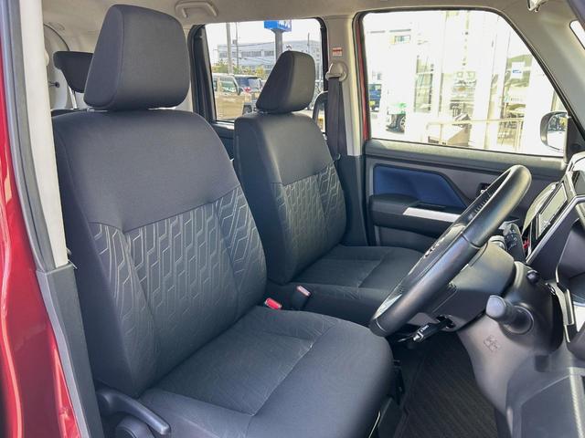 トール カスタムＧ　リミテッドＩＩ　ＳＡＩＩＩ　純正ナビ　全周囲カメラ　禁煙車　ＥＴＣ　両側電動スライドドア　衝突軽減ブレーキ　車線逸脱警報　オートハイビーム　コーナーセンサー　Ｂｌｕｅｔｏｏｔｈ再生　ＤＶＤ再生　地デジＴＶ　シートヒーター（8枚目）