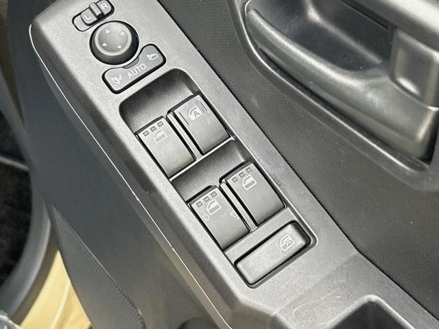 タフト X ガラスルーフ ALPINE製ナビゲーション 禁煙車 ETC 衝突軽減ブレーキ 車線逸脱警報 オートハイビーム 先行車発進お知らせ機能 コーナーセンサー DVD再生 Bluetooth再生 オートライト(29枚目)