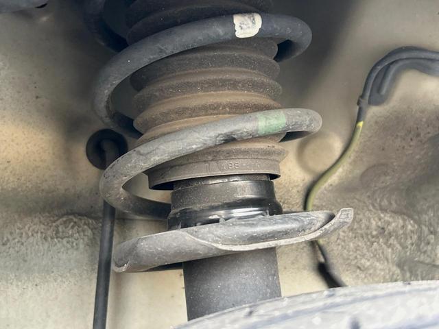 タフト X ガラスルーフ ALPINE製ナビゲーション 禁煙車 ETC 衝突軽減ブレーキ 車線逸脱警報 オートハイビーム 先行車発進お知らせ機能 コーナーセンサー DVD再生 Bluetooth再生 オートライト(40枚目)