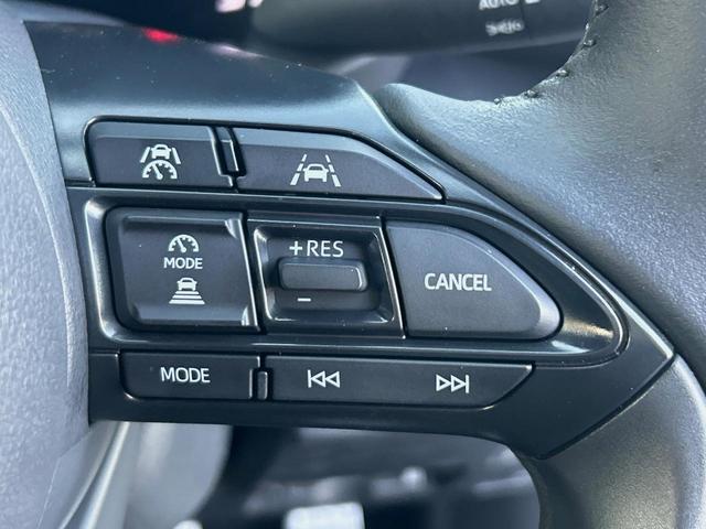 ヤリスクロス ハイブリッドＺ　全周囲カメラ　衝突被害軽減システム　レーダークルーズ　禁煙車　ハーフレザーシート　パワーシート　ドラレコ　コーナーセンサー　スマートキー　ＬＥＤヘッド　ＥＴＣ２．０　純正１８インチアルミ（5枚目）