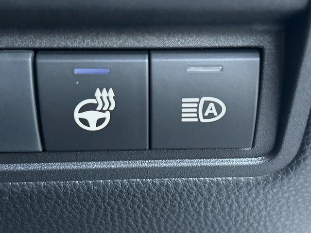 ヤリスクロス ハイブリッドＺ　全周囲カメラ　衝突被害軽減システム　レーダークルーズ　禁煙車　ハーフレザーシート　パワーシート　ドラレコ　コーナーセンサー　スマートキー　ＬＥＤヘッド　ＥＴＣ２．０　純正１８インチアルミ（7枚目）