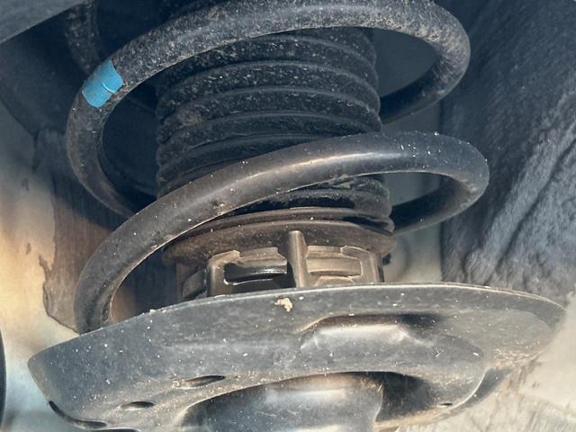 ヤリスクロス ハイブリッドＺ　全周囲カメラ　衝突被害軽減システム　レーダークルーズ　禁煙車　ハーフレザーシート　パワーシート　ドラレコ　コーナーセンサー　スマートキー　ＬＥＤヘッド　ＥＴＣ２．０　純正１８インチアルミ（22枚目）