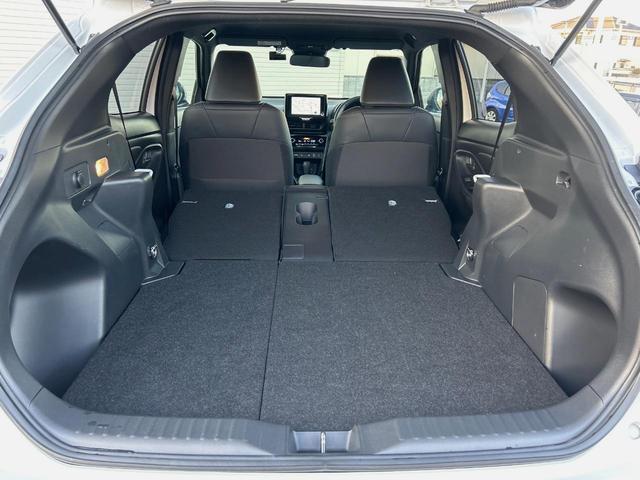 ヤリスクロス ハイブリッドＺ　全周囲カメラ　衝突被害軽減システム　レーダークルーズ　禁煙車　ハーフレザーシート　パワーシート　ドラレコ　コーナーセンサー　スマートキー　ＬＥＤヘッド　ＥＴＣ２．０　純正１８インチアルミ（25枚目）