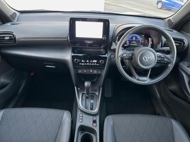 ヤリスクロス ハイブリッドZ 全周囲カメラ 衝突被害軽減システム レーダークルーズ 禁煙車 ハーフレザーシート パワーシート ドラレコ コーナーセンサー スマートキー LEDヘッド ビルトインETC 純正18インチアルミ(2枚目)