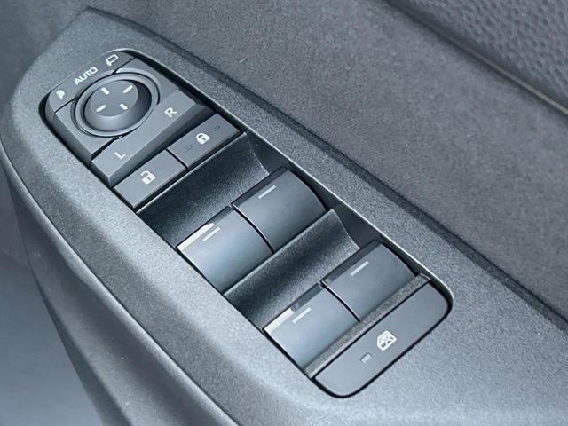 ヤリスクロス ハイブリッドZ 全周囲カメラ 衝突被害軽減システム レーダークルーズ 禁煙車 ハーフレザーシート パワーシート ドラレコ コーナーセンサー スマートキー LEDヘッド ビルトインETC 純正18インチアルミ(41枚目)