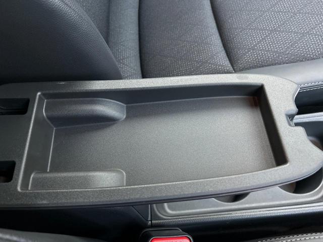 ヤリスクロス ハイブリッドZ 全周囲カメラ 衝突被害軽減システム レーダークルーズ 禁煙車 ハーフレザーシート パワーシート ドラレコ コーナーセンサー スマートキー LEDヘッド ビルトインETC 純正18インチアルミ(45枚目)