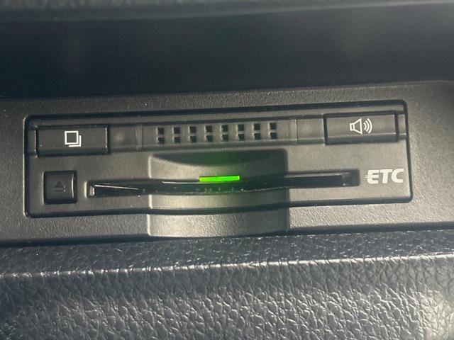 エスクァイア Ｘｉ　ｃａｒｒｏｚｚｅｒｉａ製ナビゲーション　禁煙　バックカメラ　ＥＴＣ　電動スライドドア　ＤＶＤ再生　地デジＴＶ　ＬＥＤヘッドライト　１８インチアルミ　アイドリングストップ　革巻きステアリング（5枚目）