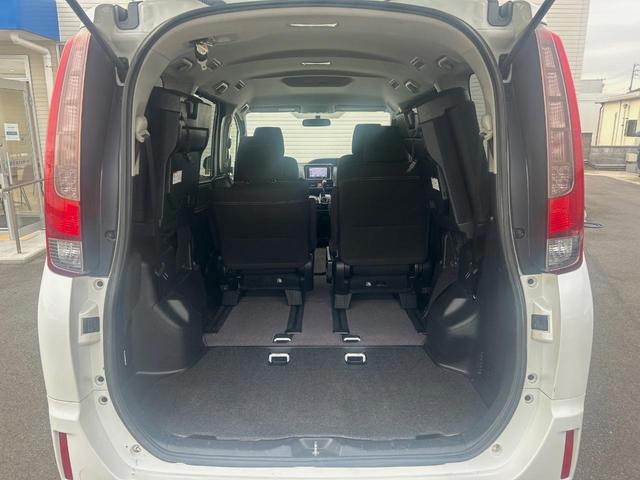 エスクァイア Ｘｉ　ｃａｒｒｏｚｚｅｒｉａ製ナビゲーション　禁煙　バックカメラ　ＥＴＣ　電動スライドドア　ＤＶＤ再生　地デジＴＶ　ＬＥＤヘッドライト　１８インチアルミ　アイドリングストップ　革巻きステアリング（40枚目）