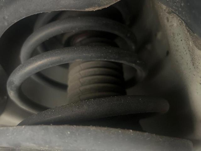 エスクァイア Ｘｉ　ｃａｒｒｏｚｚｅｒｉａ製ナビゲーション　禁煙　バックカメラ　ＥＴＣ　電動スライドドア　ＤＶＤ再生　地デジＴＶ　ＬＥＤヘッドライト　１８インチアルミ　アイドリングストップ　革巻きステアリング（42枚目）