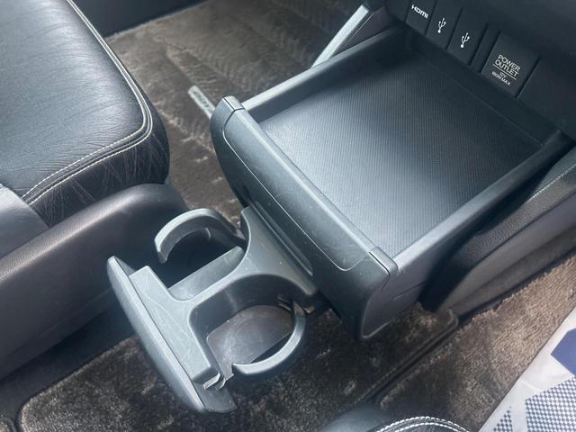 オデッセイ アブソルート　純正ナビ　両側電動スライドドア　スマートキー　プッシュスタート　クルーズコントロール　１７インチアルミホイール　ＥＴＣ　オートエアコン（50枚目）