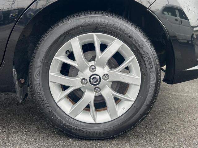 ノート ｅ－パワー　メダリスト　純正ナビ　禁煙　ＥＴＣ　全周囲カメラ　衝突被害軽減システム　車線逸脱警報　踏み間違え防止アシスト　レーダークルーズ　スマートルームミラー　合皮コンビシート　Ｂｌｕｅｔｏｏｔｈ再生　コーナーセンサー（12枚目）