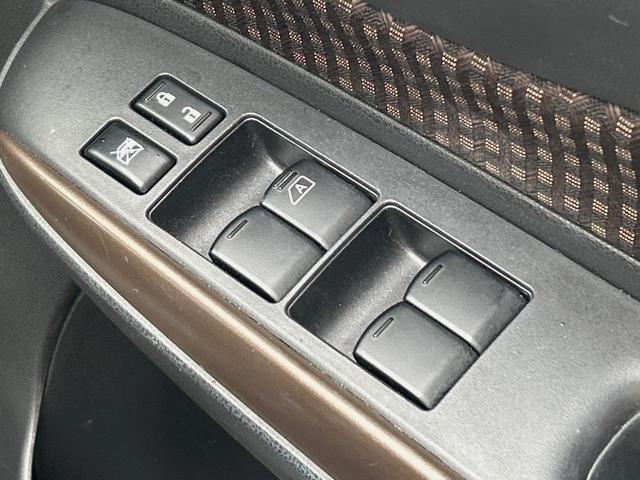 ノート ｅ－パワー　メダリスト　純正ナビ　禁煙　ＥＴＣ　全周囲カメラ　衝突被害軽減システム　車線逸脱警報　踏み間違え防止アシスト　レーダークルーズ　スマートルームミラー　合皮コンビシート　Ｂｌｕｅｔｏｏｔｈ再生　コーナーセンサー（30枚目）