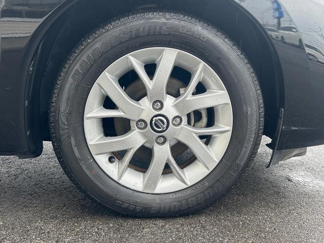 ノート ｅ－パワー　メダリスト　純正ナビ　禁煙　ＥＴＣ　全周囲カメラ　衝突被害軽減システム　車線逸脱警報　踏み間違え防止アシスト　レーダークルーズ　スマートルームミラー　合皮コンビシート　Ｂｌｕｅｔｏｏｔｈ再生　コーナーセンサー（35枚目）