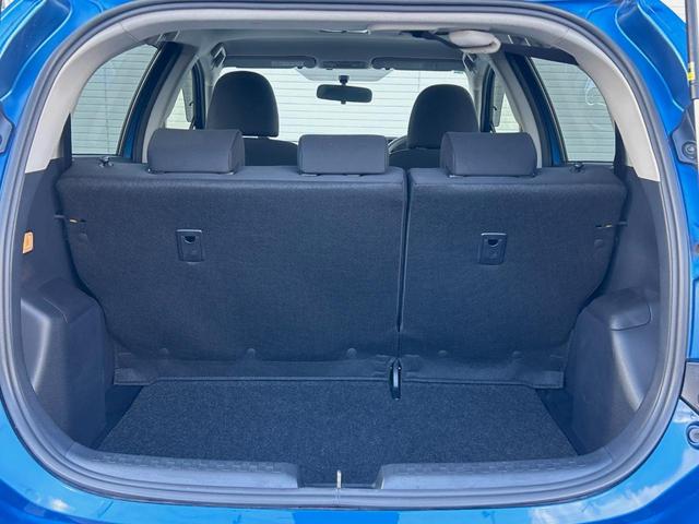 アクア Ｓ　純正ＳＤナビ　バックカメラ　禁煙車　スマートキー　ビルトインＥＴＣ　オートライト　オートエアコン　Ｂｌｕｅｔｏｏｔｈ　ＣＤ　ＤＶＤ再生　地デジ（12枚目）